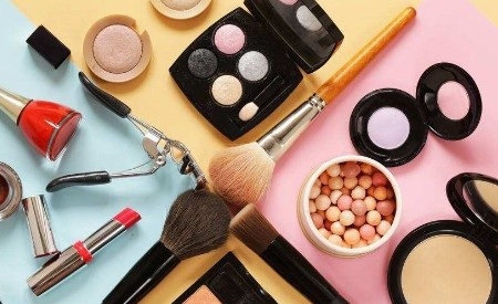 彩妆与香氛产品测试