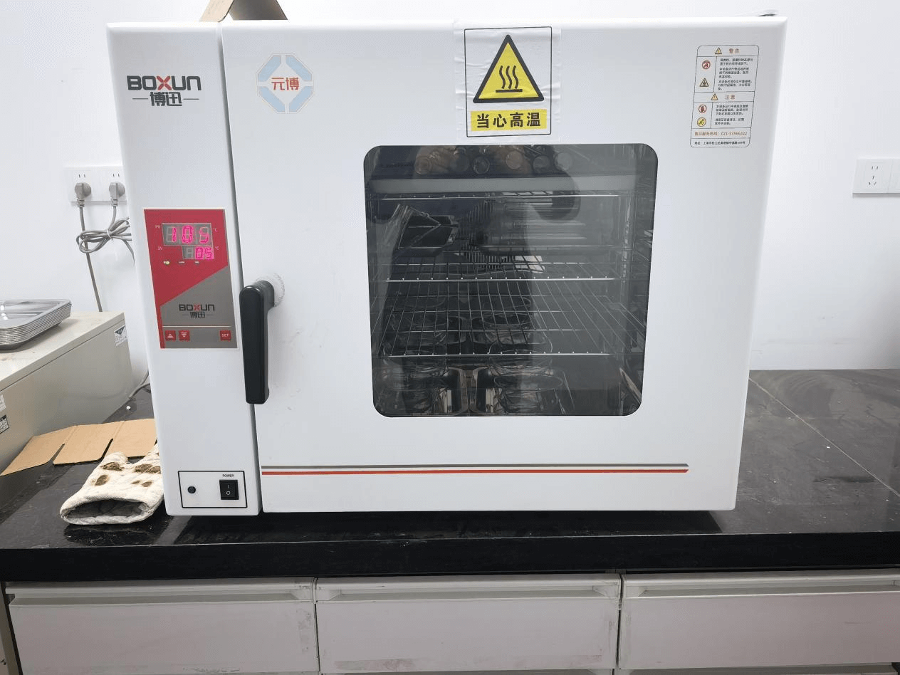 电热恒温培养箱